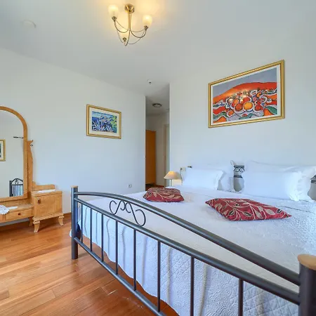 Mir Vami Villa Sumartin