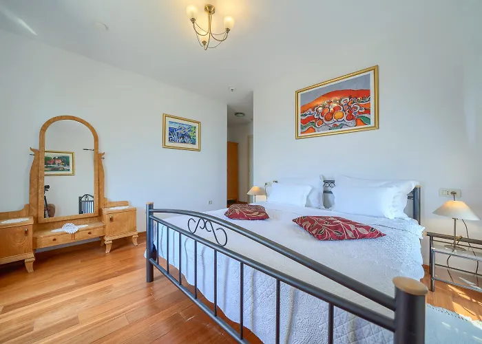 Mir Vami Villa Sumartin